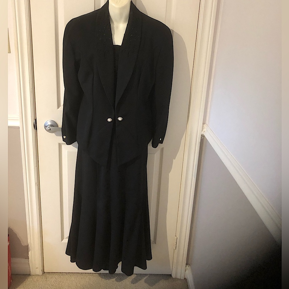 Zakura Vintage evening 3 piece skirt suit